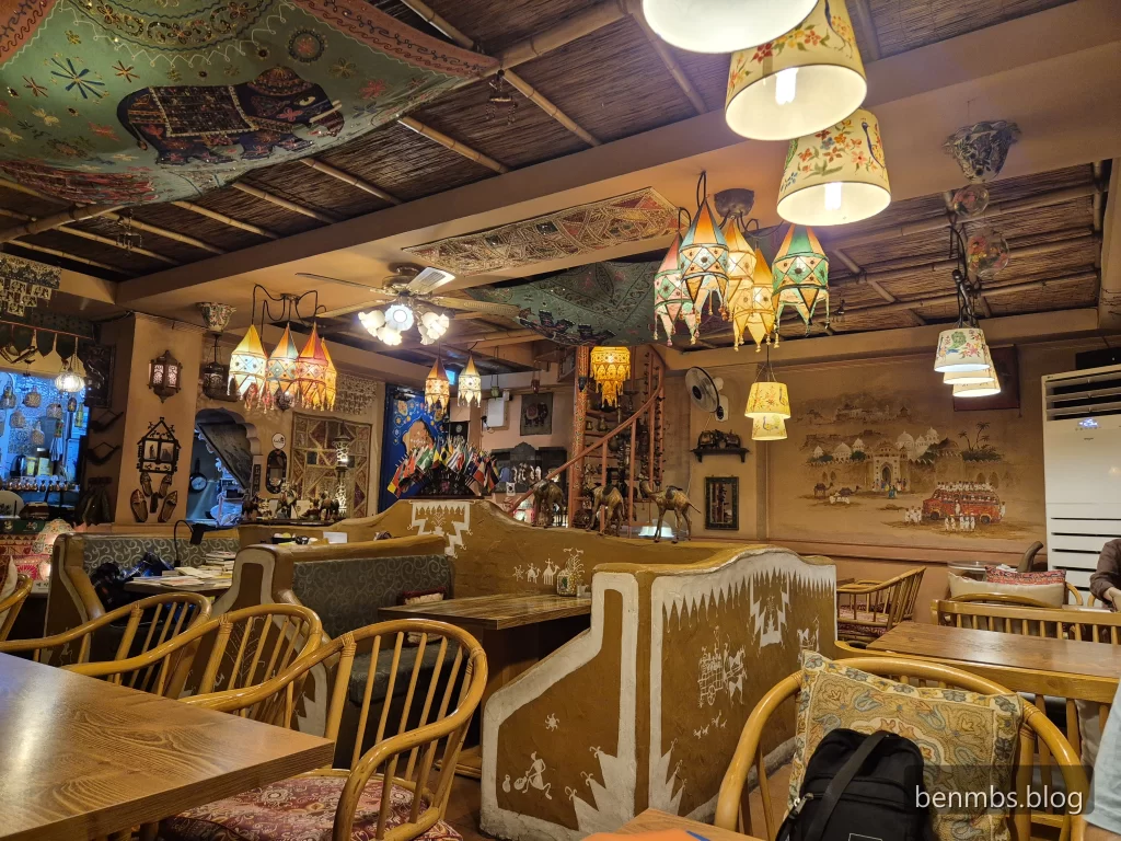 Seul'de, Kültür Caddesi'ndeki mutsuz restoran